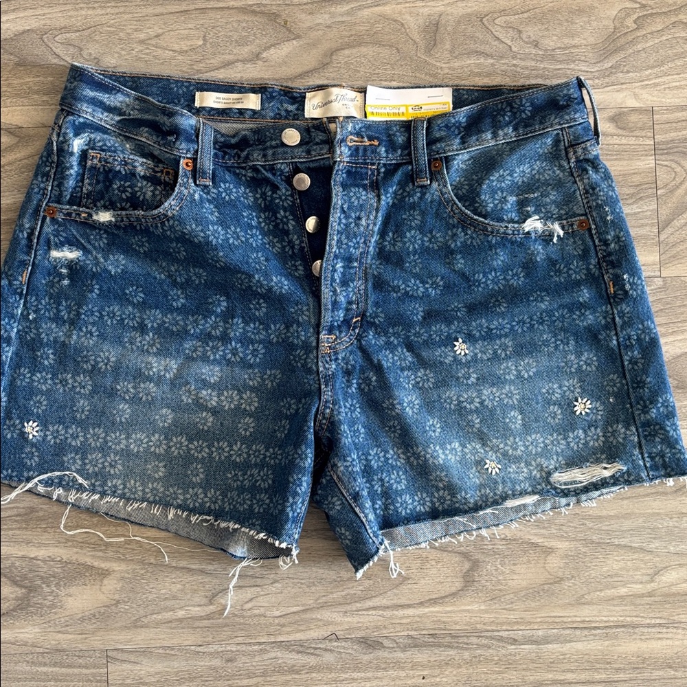 Universal Thread Floral Patterned Jean Shorts - image 3
